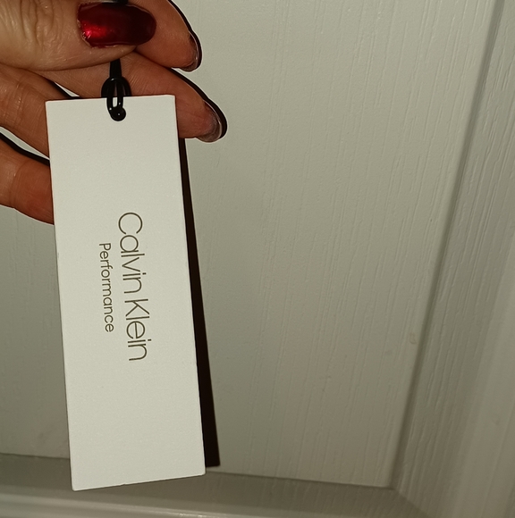 CALVIN KLEIN PERFORMANCE CK CROPPED SWEATSHIRT
COL - Picture 4 of 8